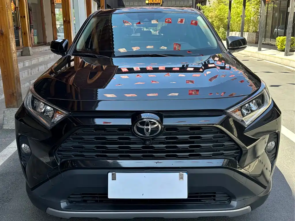 Toyota RAV4 — фото 2