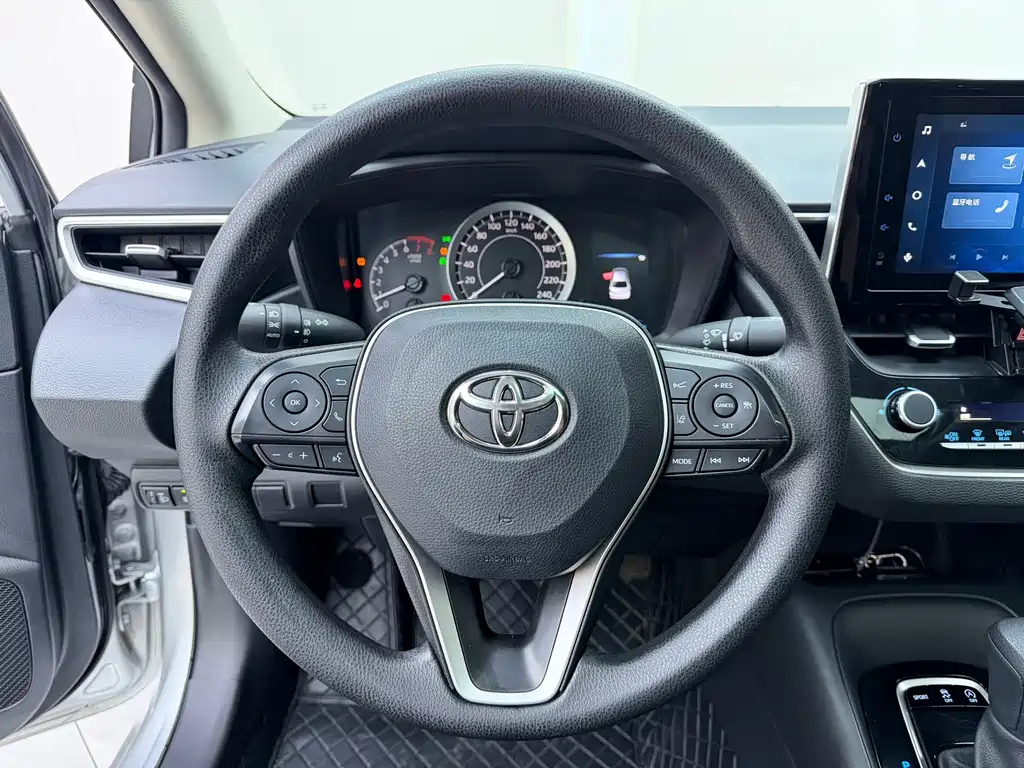 Toyota Corolla — фото 11