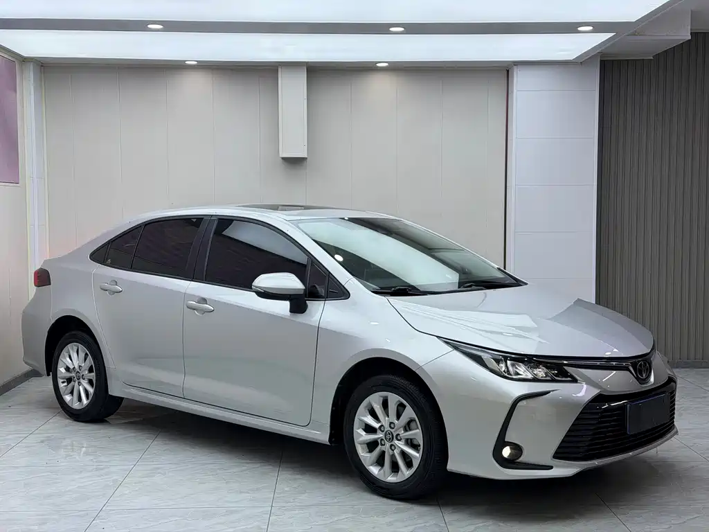 Toyota Corolla — фото 3