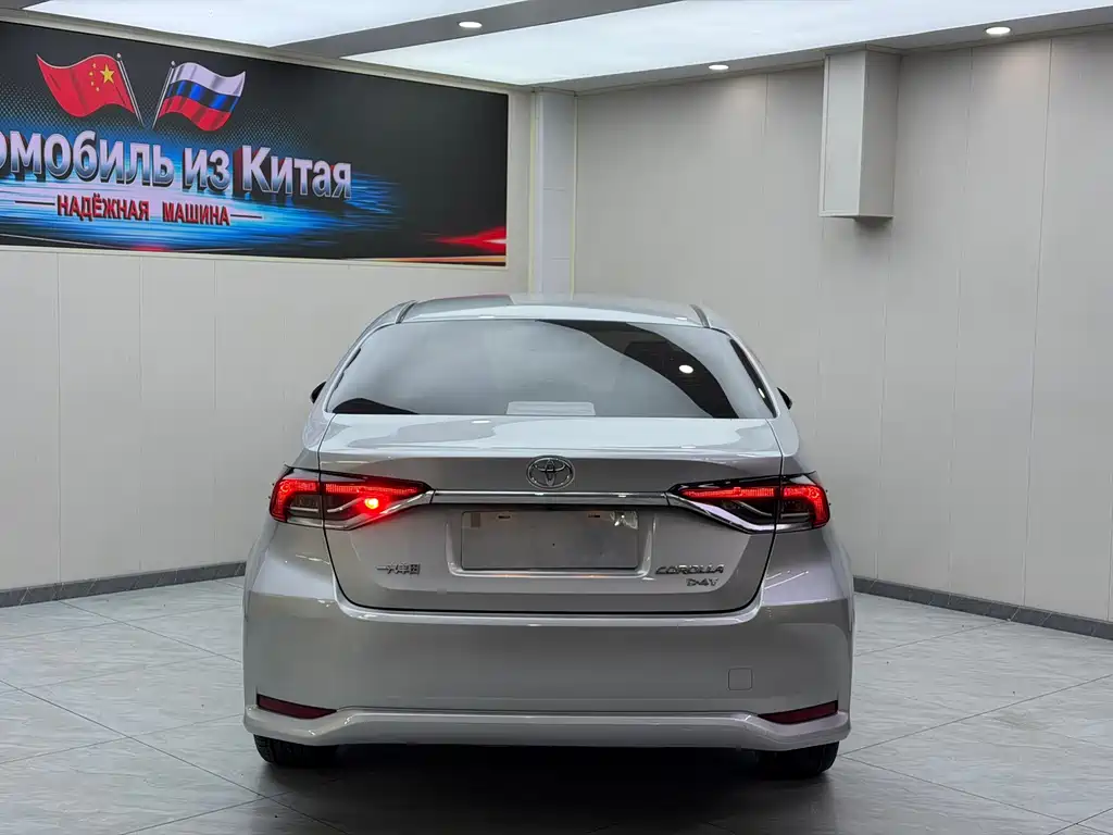 Toyota Corolla — фото 5