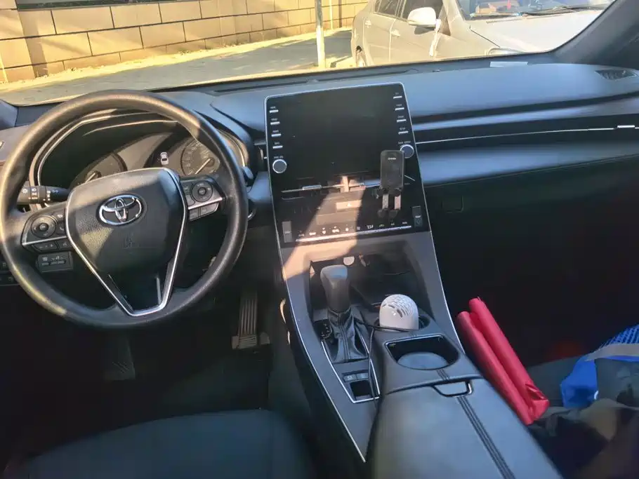 Toyota Avalon — фото 11