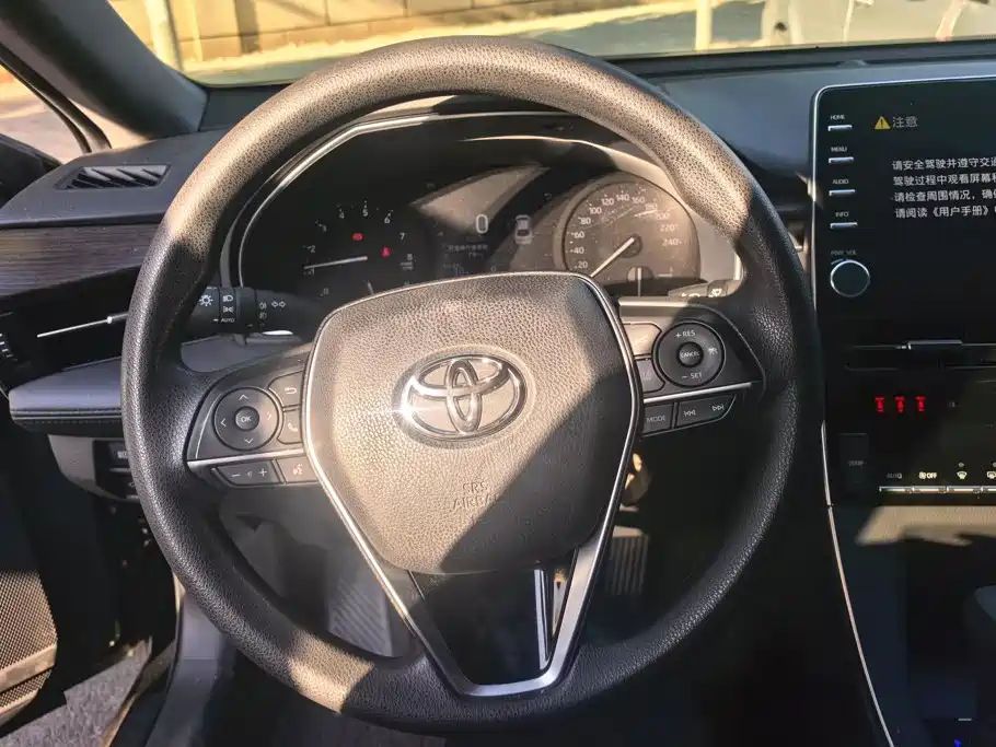 Toyota Avalon — фото 14