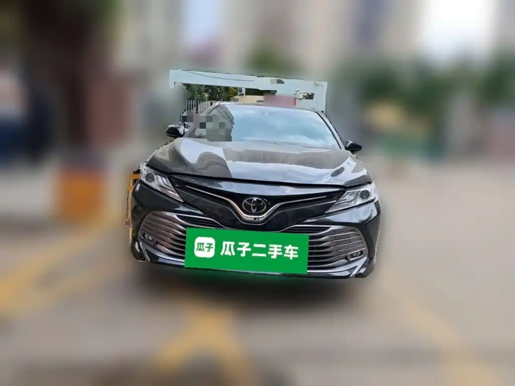 Toyota Camry — фото 2