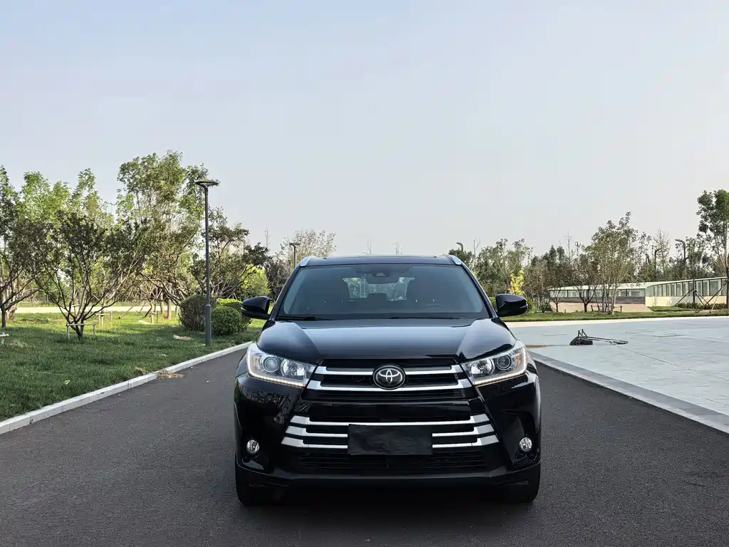 Toyota Highlander — фото 2