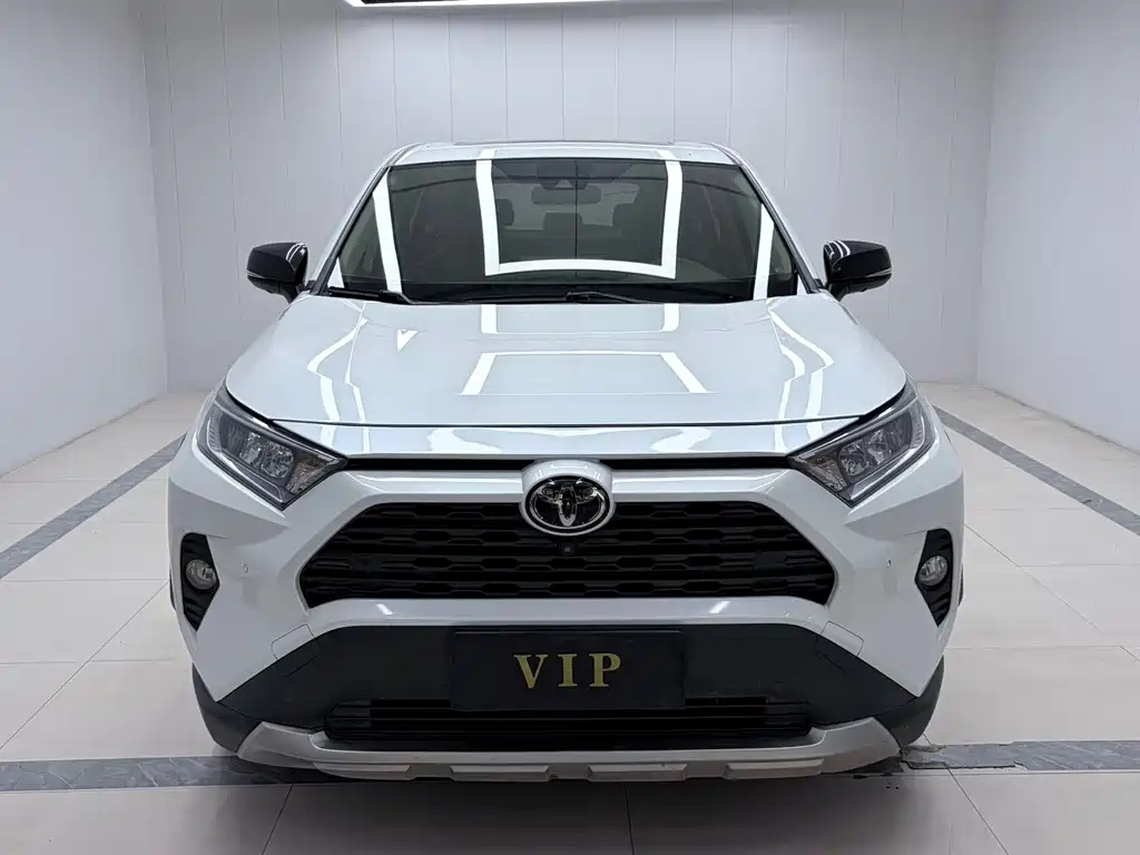 Toyota RAV4 — фото 2