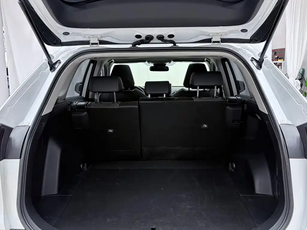 Toyota RAV4 — фото 17