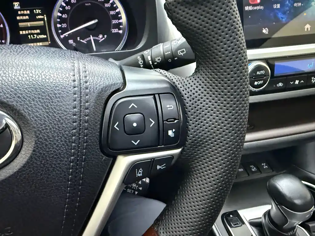 Toyota Highlander — фото 18