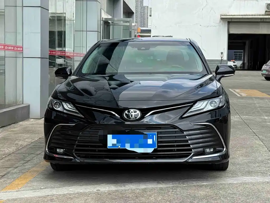 Toyota Camry — фото 3