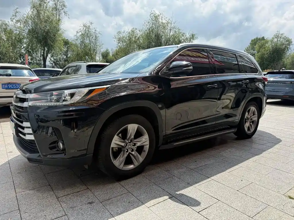 Toyota Highlander — фото 2