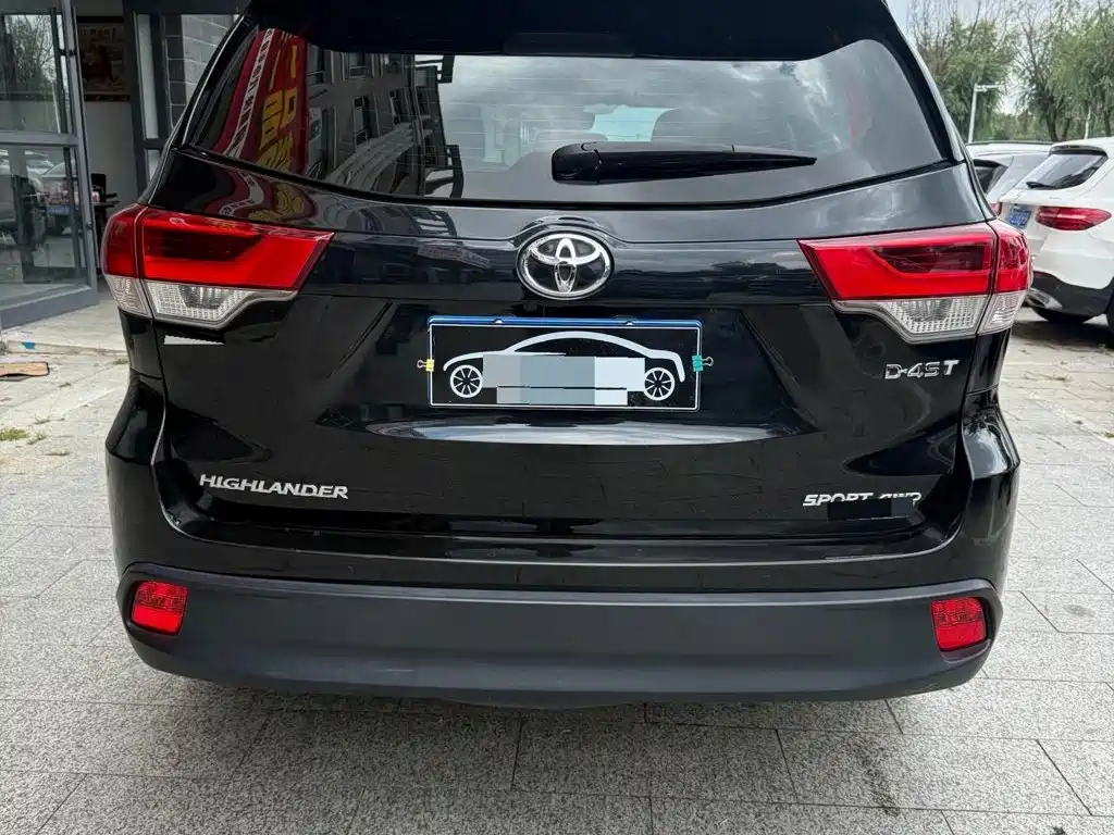 Toyota Highlander — фото 4