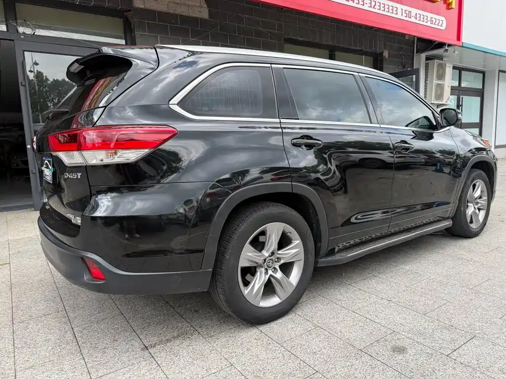 Toyota Highlander — фото 5
