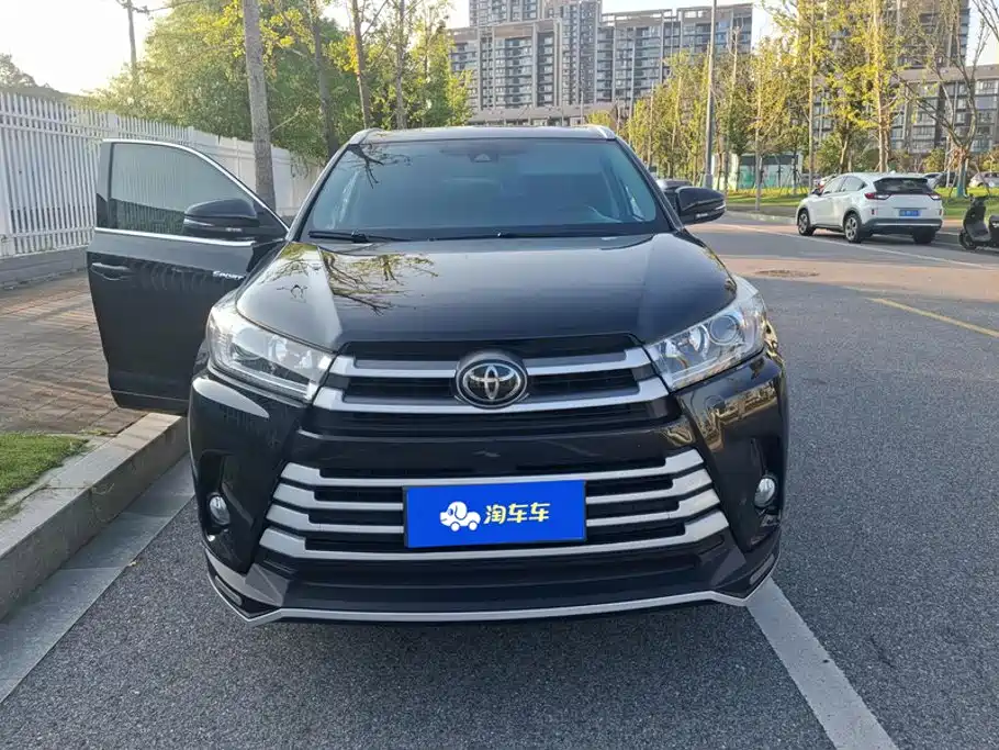 Toyota Highlander — фото 2