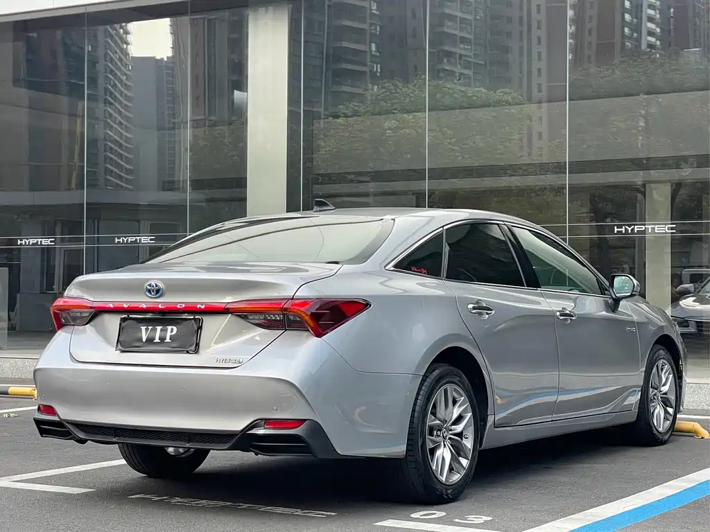Toyota Avalon — фото 10