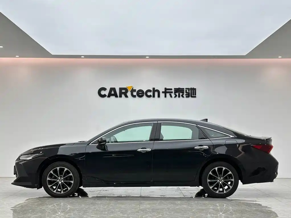 Toyota Avalon — фото 2