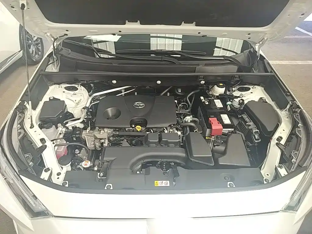 Toyota RAV4 — фото 20