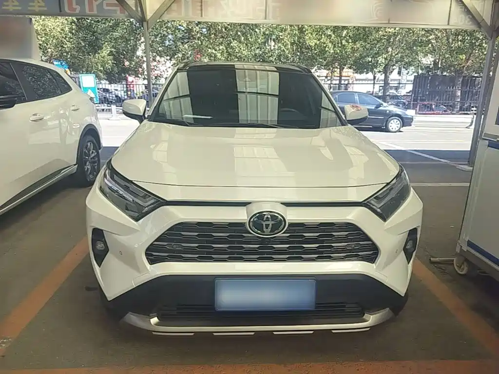 Toyota RAV4 — фото 3