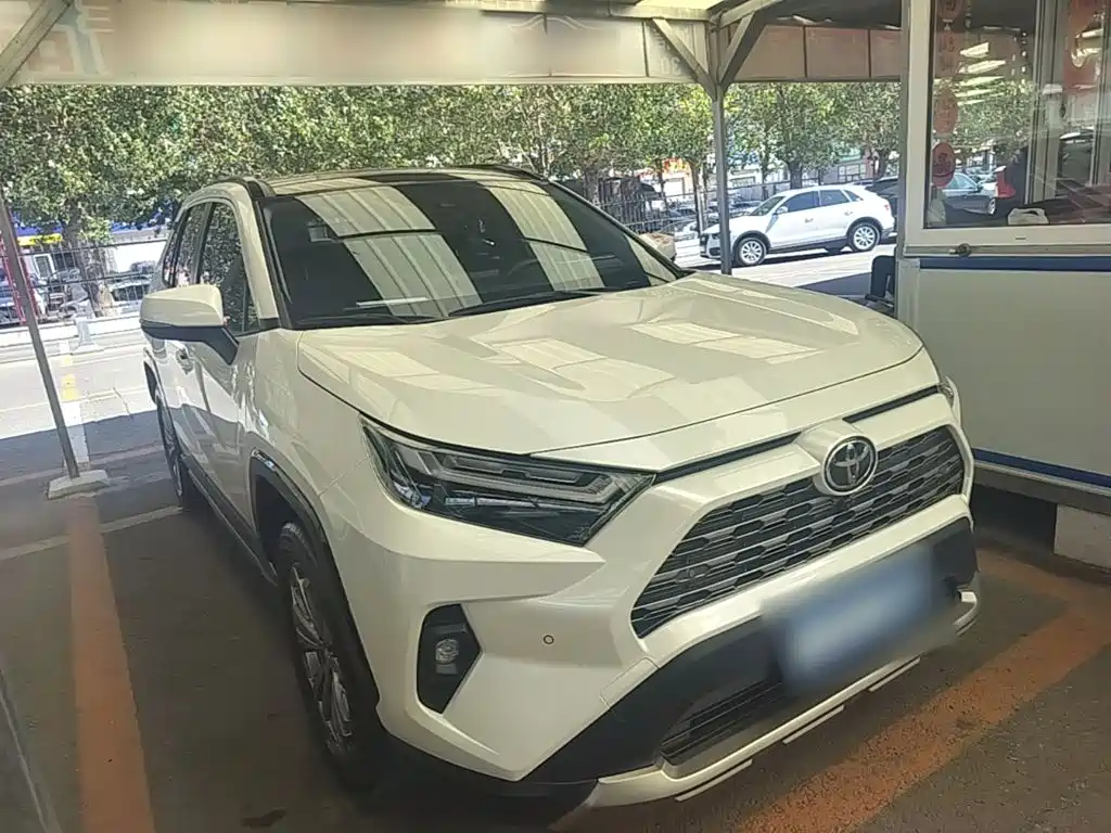 Toyota RAV4 — фото 4
