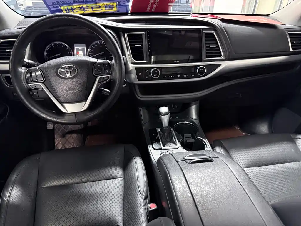 Toyota Highlander — фото 13