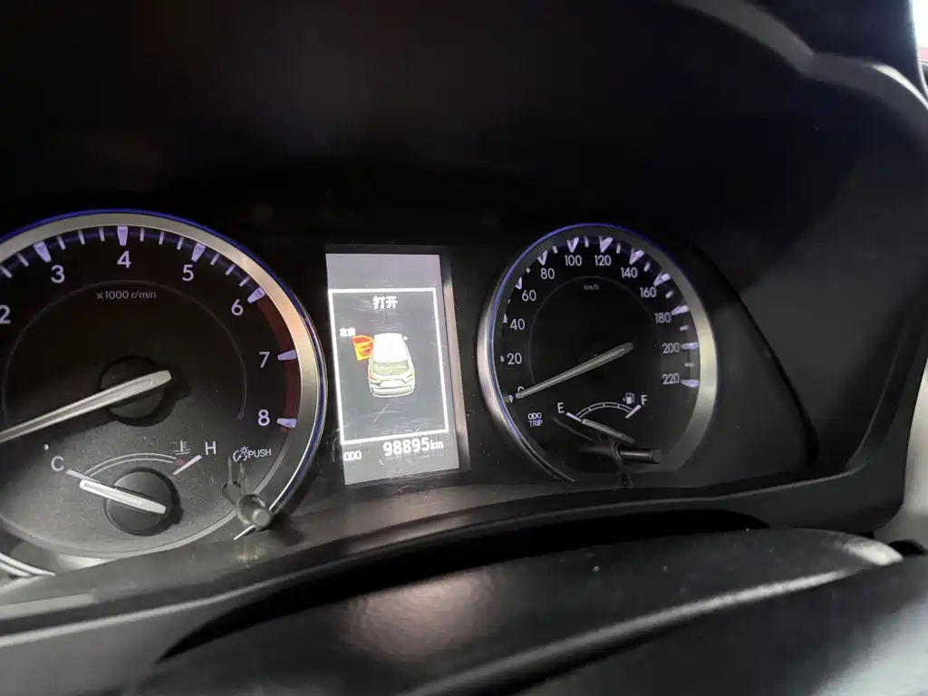 Toyota Highlander — фото 10