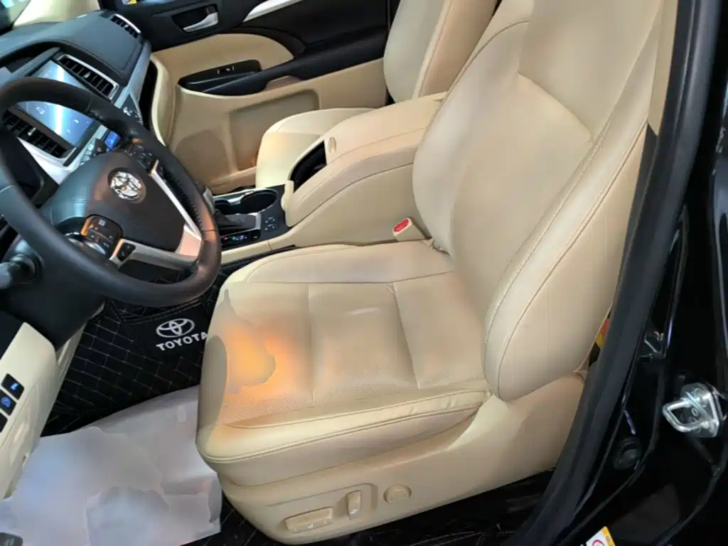 Toyota Highlander — фото 15