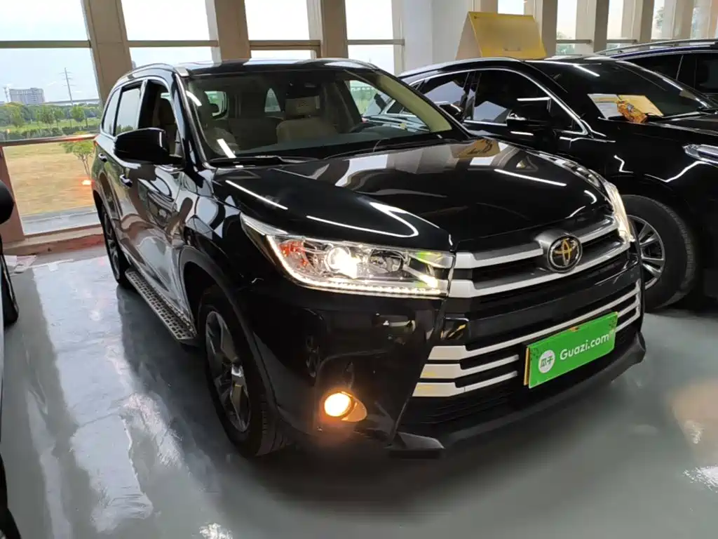 Toyota Highlander — фото 4