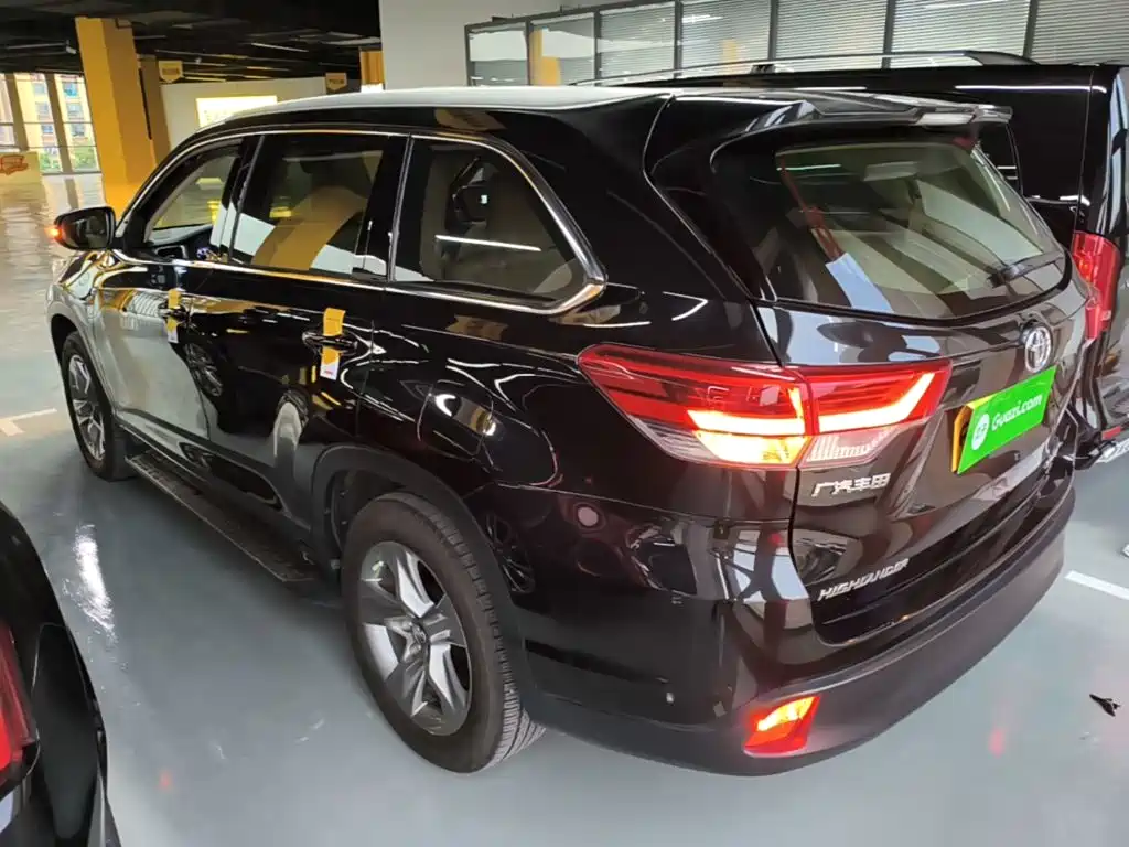Toyota Highlander — фото 5