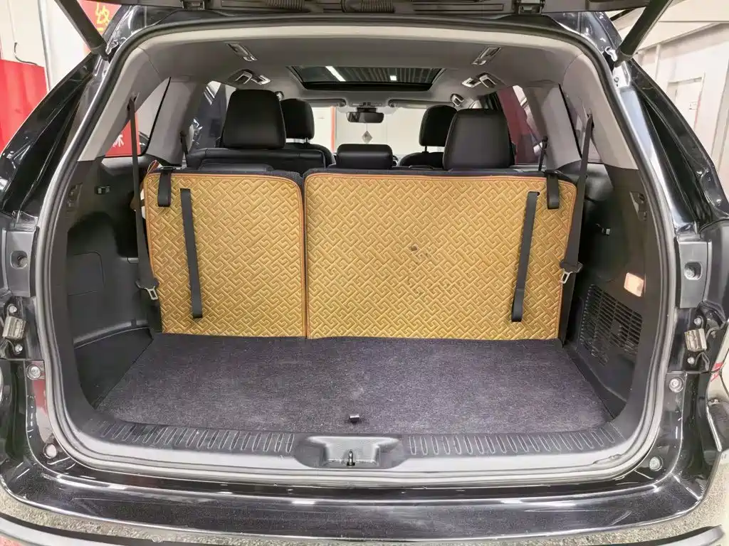 Toyota Highlander — фото 12
