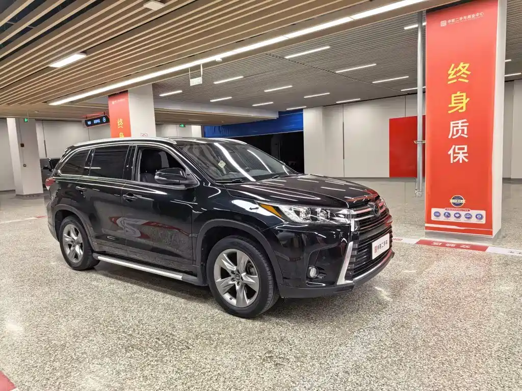 Toyota Highlander — фото 3