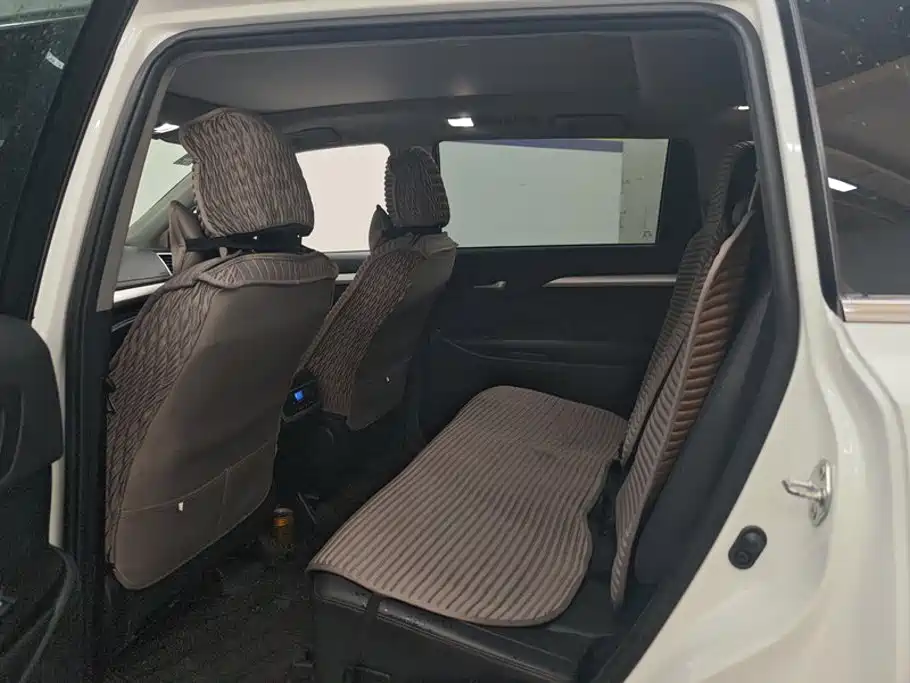 Toyota Highlander — фото 11