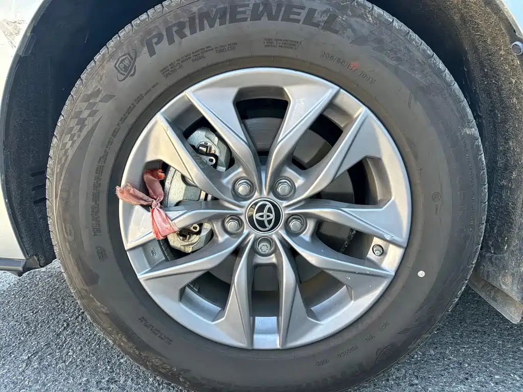 Toyota Sienna — фото 14