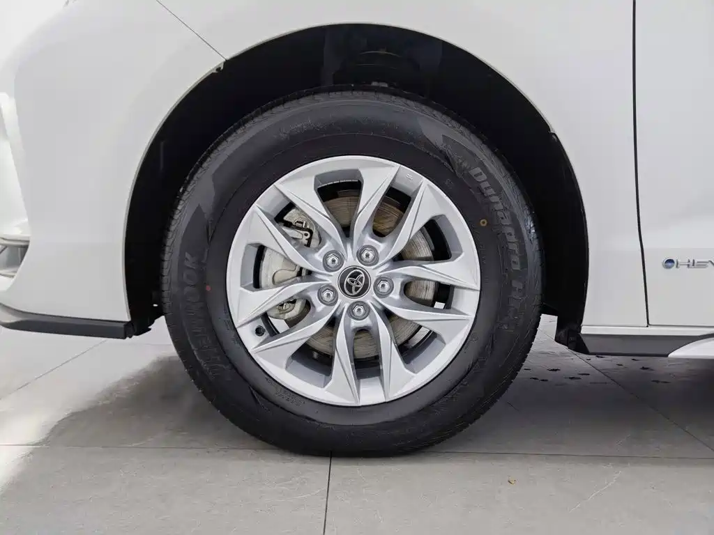 Toyota Granvia — фото 17