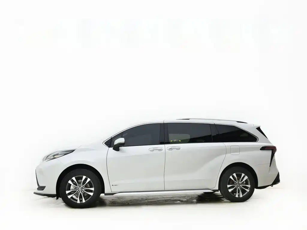 Toyota Granvia — фото 2