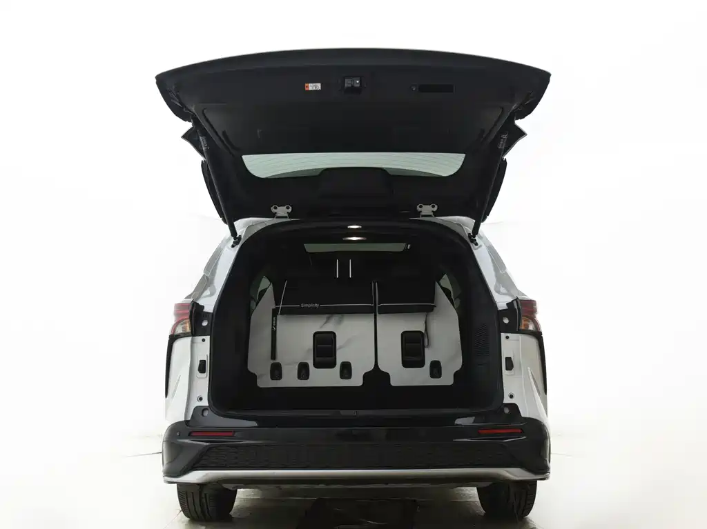 Toyota Granvia — фото 14