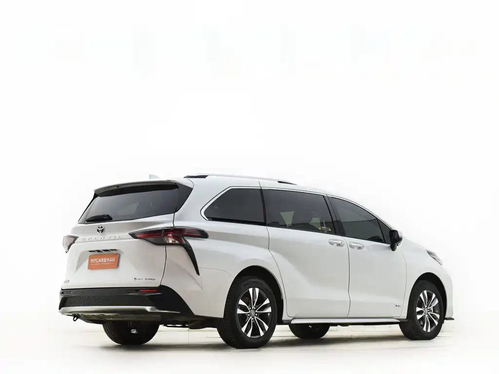 Toyota Granvia — фото 3
