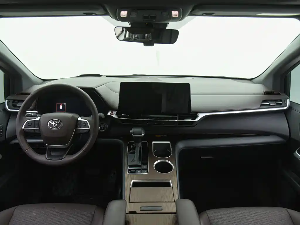 Toyota Granvia — фото 10