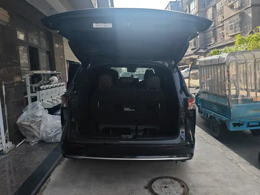 Toyota Sienna — фото 4