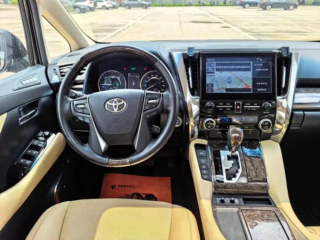 Toyota Vellfire — фото 11