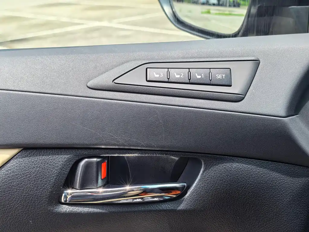 Toyota Vellfire — фото 18
