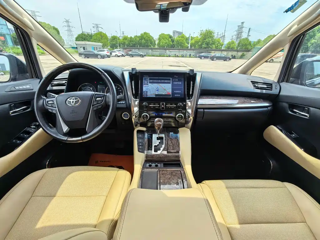 Toyota Vellfire — фото 22
