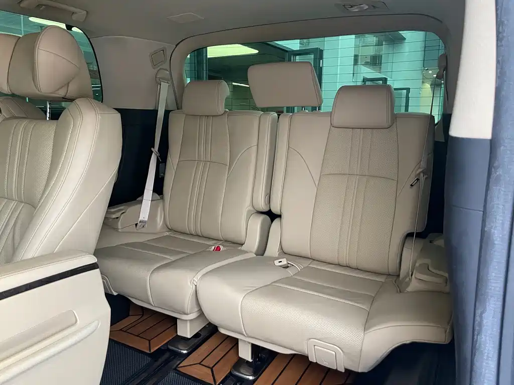 Toyota Vellfire — фото 14
