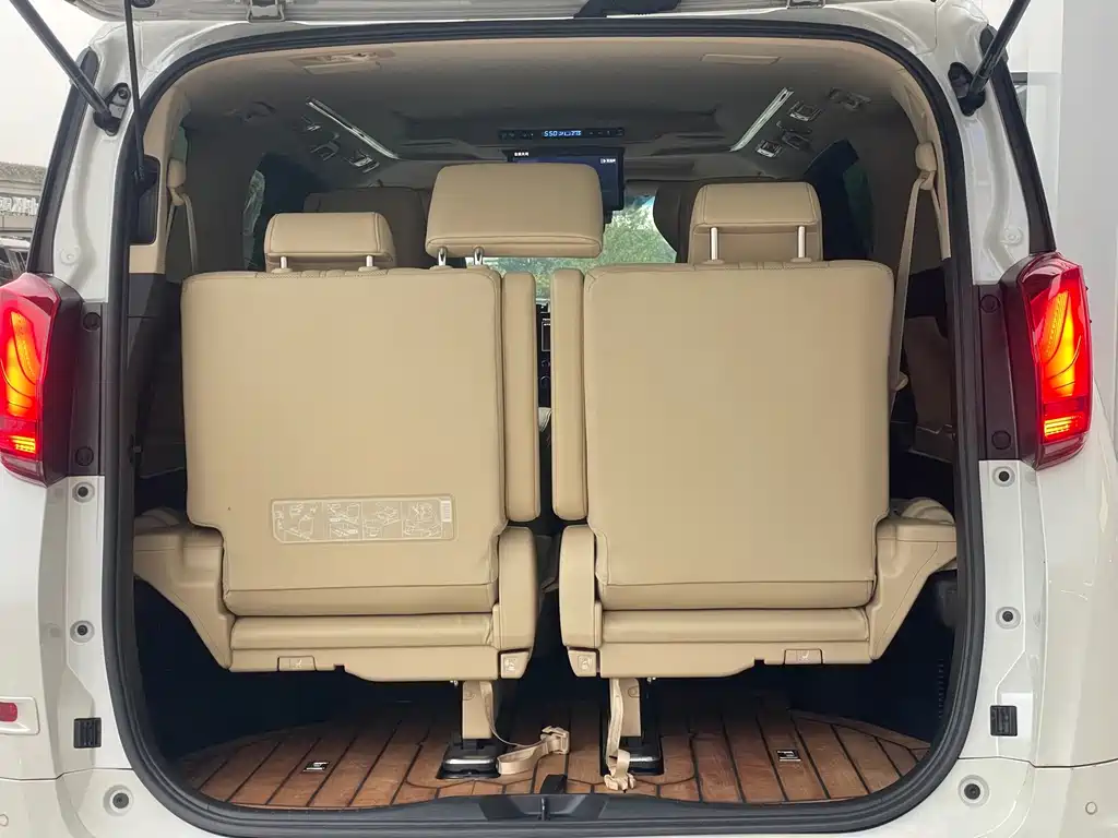 Toyota Vellfire — фото 17