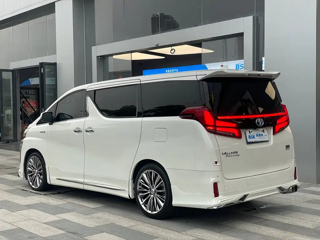 Toyota Vellfire — фото 19