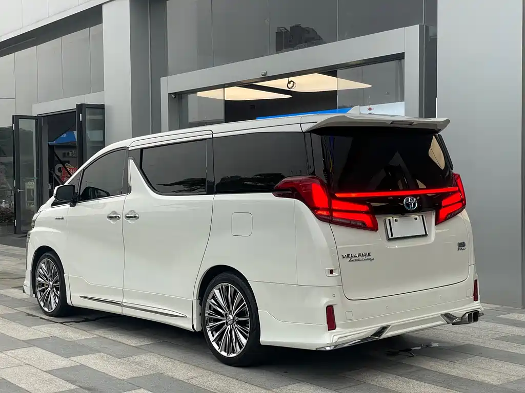 Toyota Vellfire — фото 21