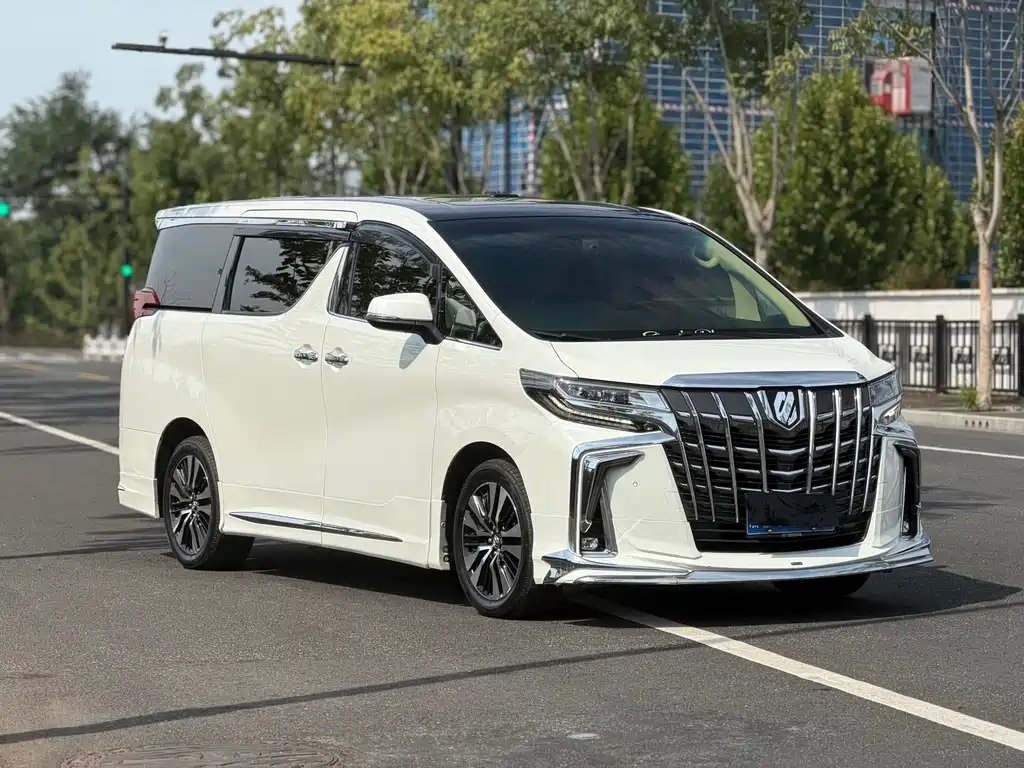 Toyota Alphard — фото 3