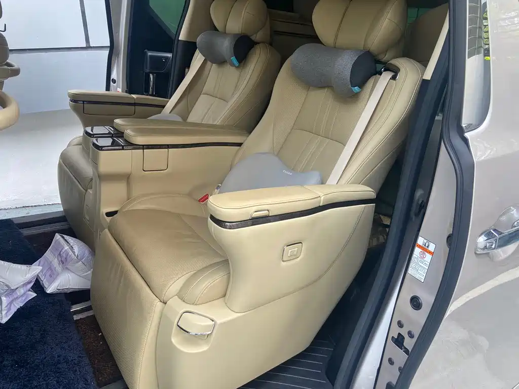 Toyota Vellfire — фото 11