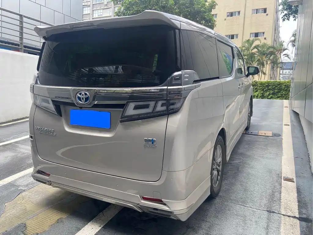 Toyota Vellfire — фото 5