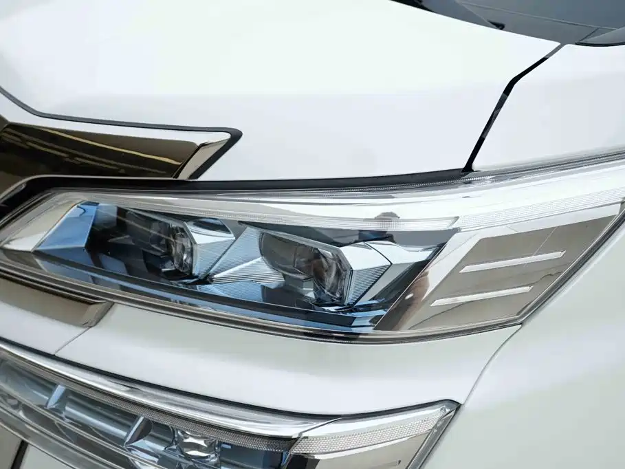 Toyota Vellfire — фото 14