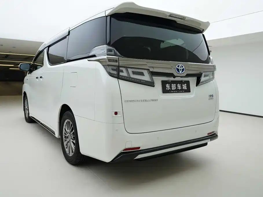 Toyota Vellfire — фото 5