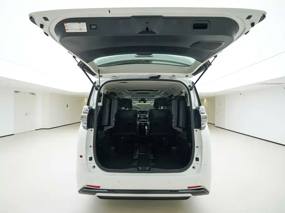Toyota Vellfire — фото 6