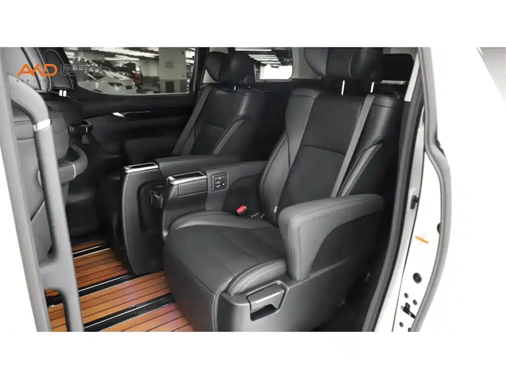 Toyota Vellfire — фото 7